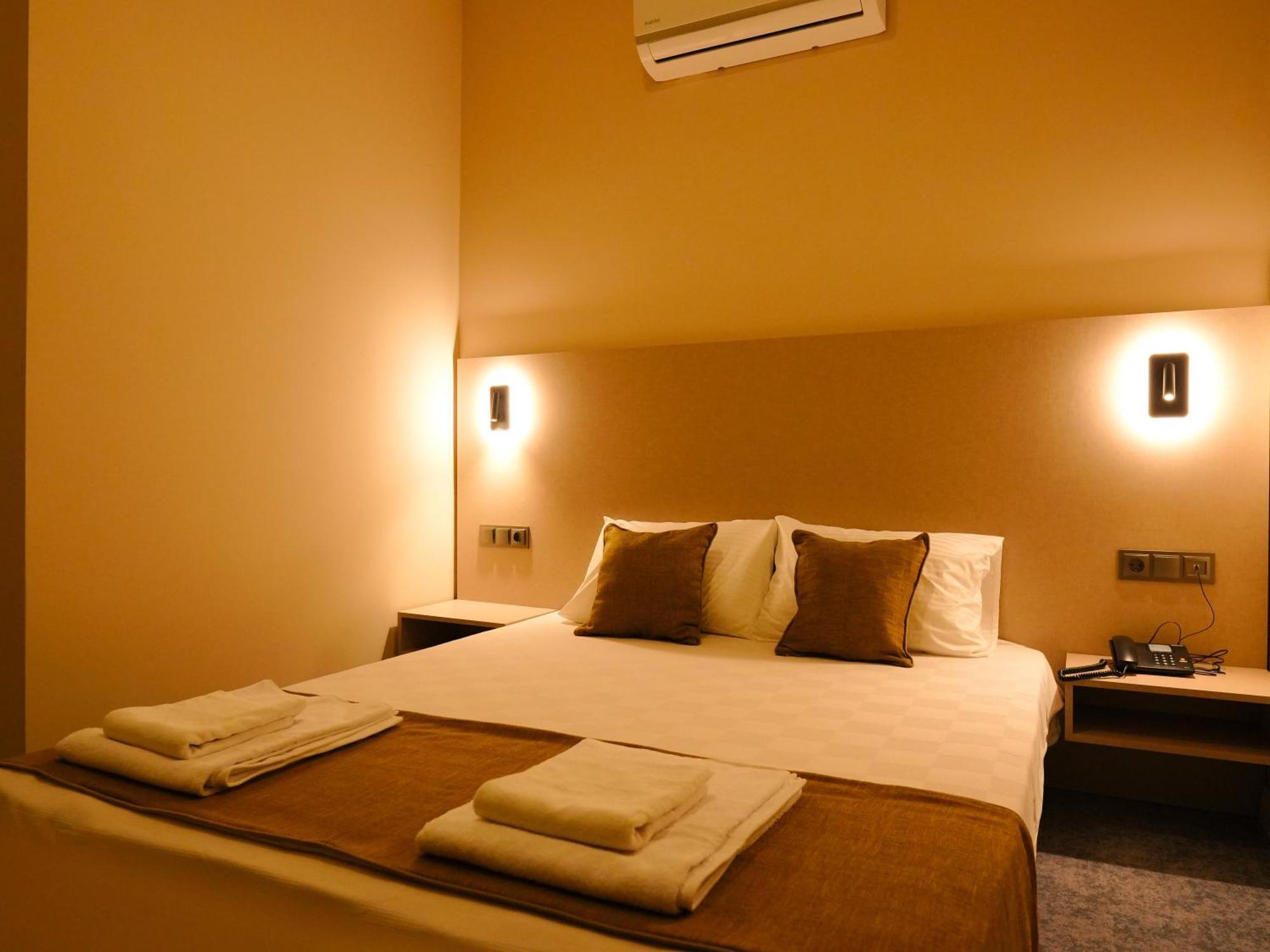 Bonnie City Hotel Antalia Esterno foto