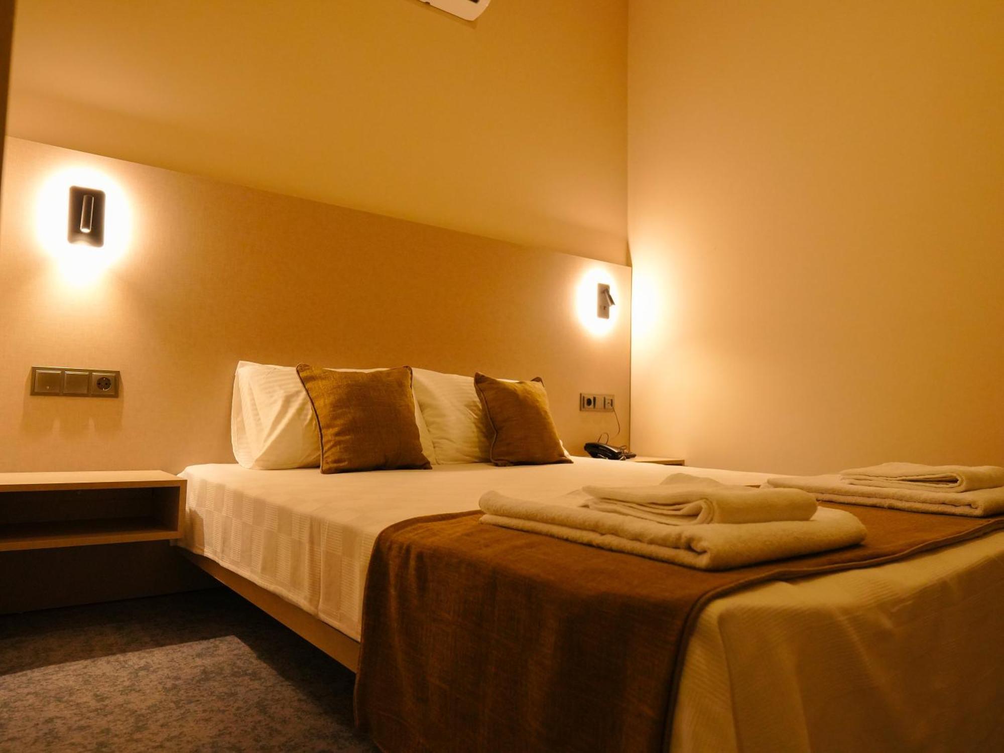 Bonnie City Hotel Antalia Esterno foto
