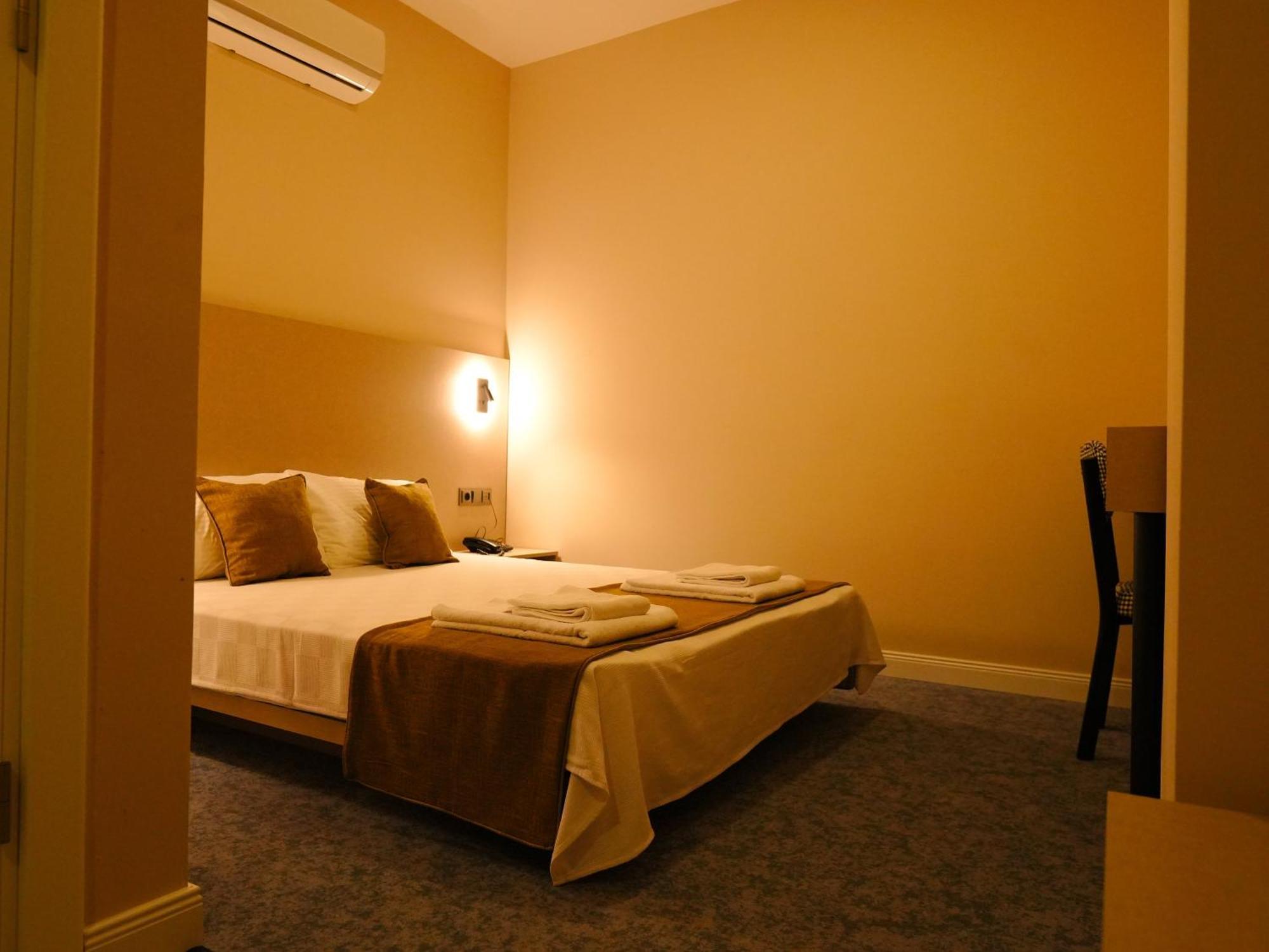 Bonnie City Hotel Antalia Esterno foto