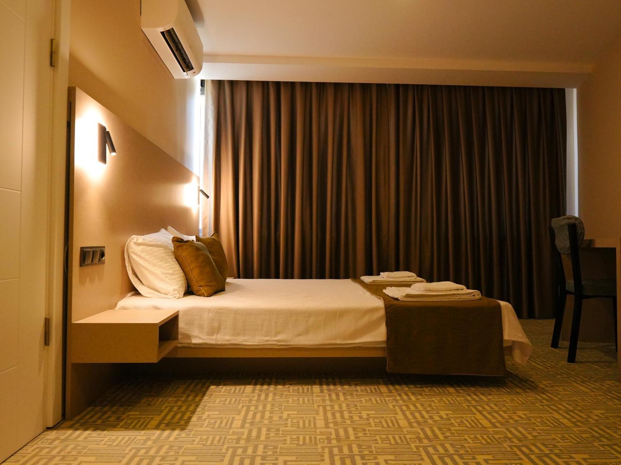Bonnie City Hotel Antalia Esterno foto