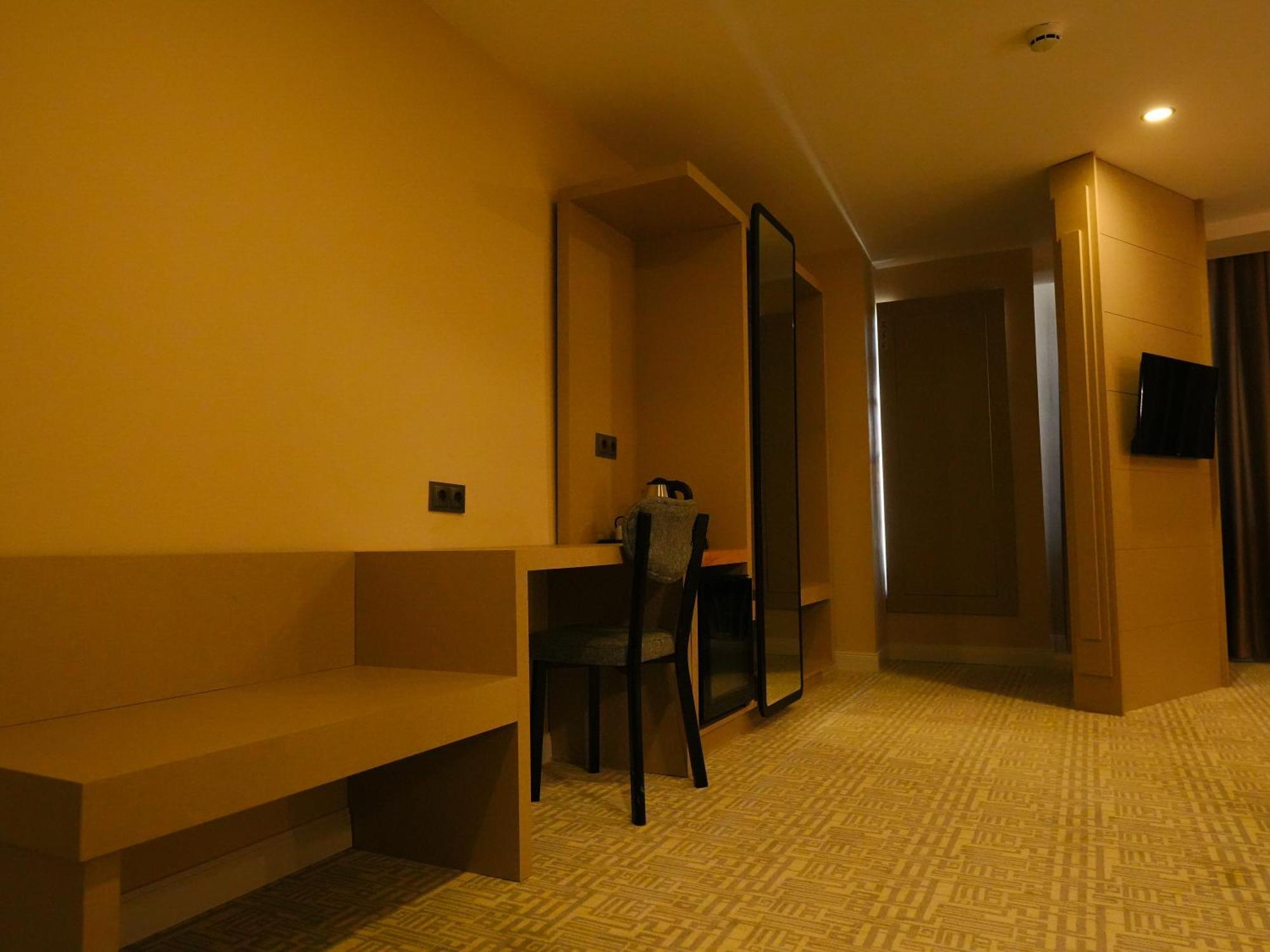 Bonnie City Hotel Antalia Esterno foto