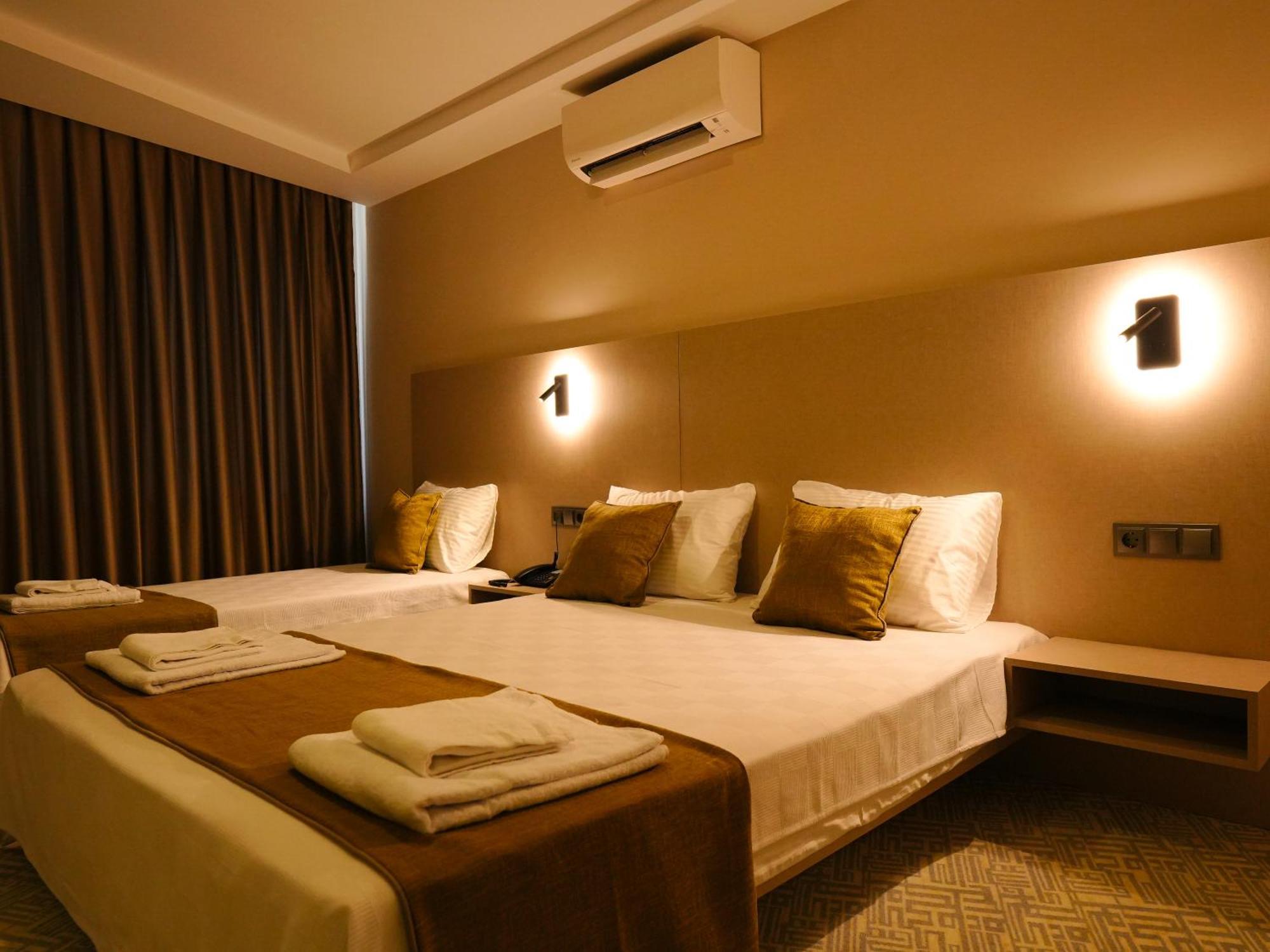 Bonnie City Hotel Antalia Esterno foto